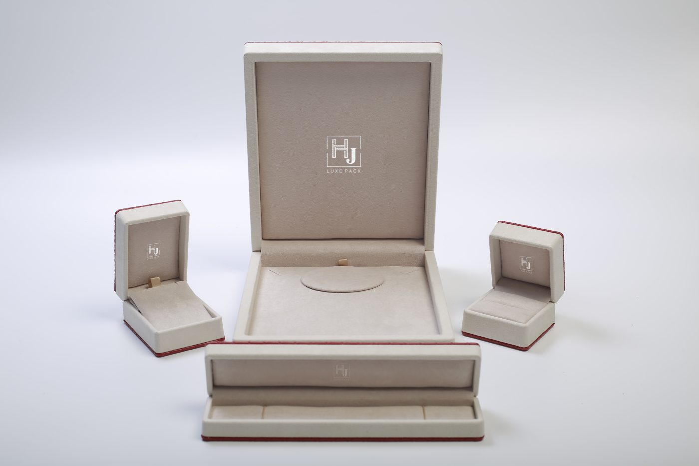 PU Leather Jewelry Packaging - Rigid Flip-top Luxury Box Suite View 3