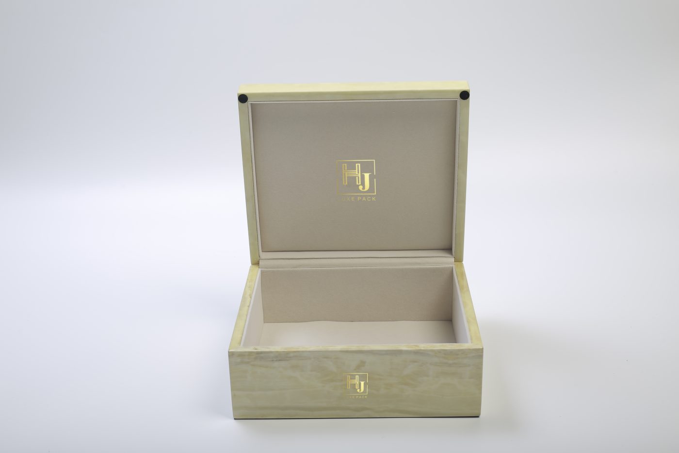 Wooden Rigid Flip-top Gift Box - Luxury Custom Packaging for Special Occasions View 1