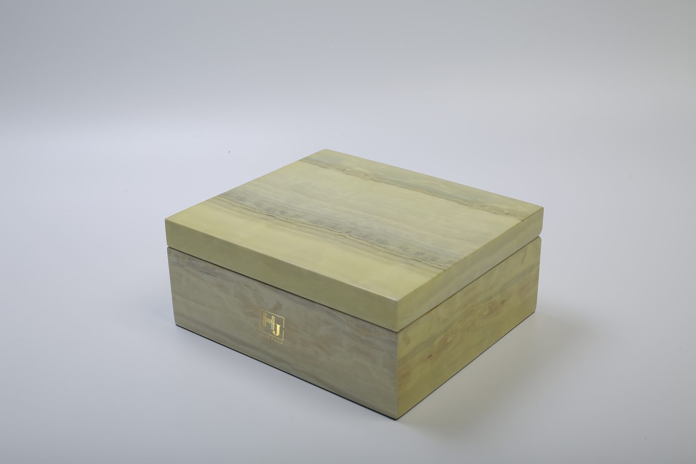 Wooden Rigid Flip-top Gift Box - Luxury Custom Packaging for Special Occasions View 4