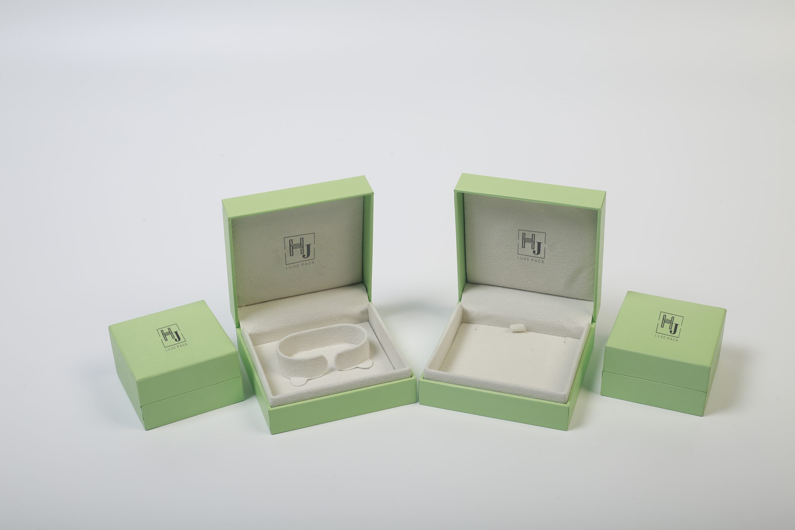 FSC-certified Sustainable Jewelry Box - Eco-friendly Rigid Paper Flip-top Packaging View 3