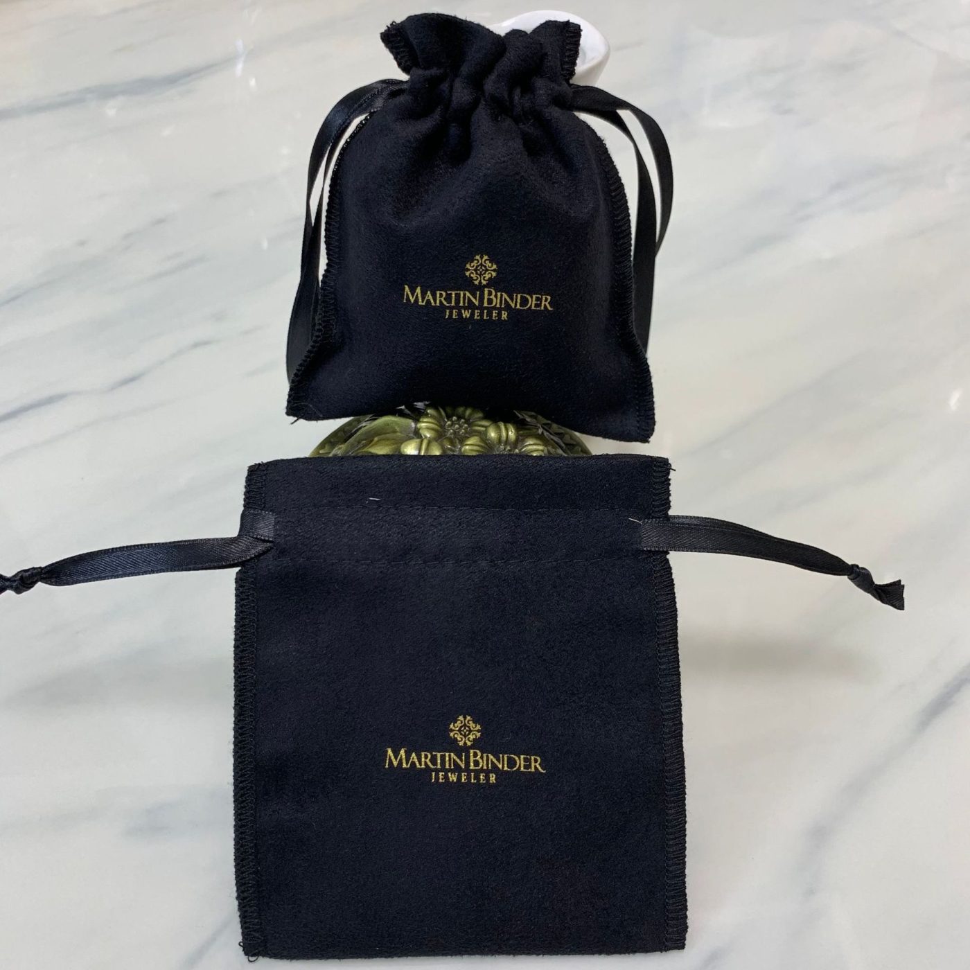 Luxury Faux Suede Jewelry Pouch Gift Box – Modern Drawstring Custom Packaging View 2