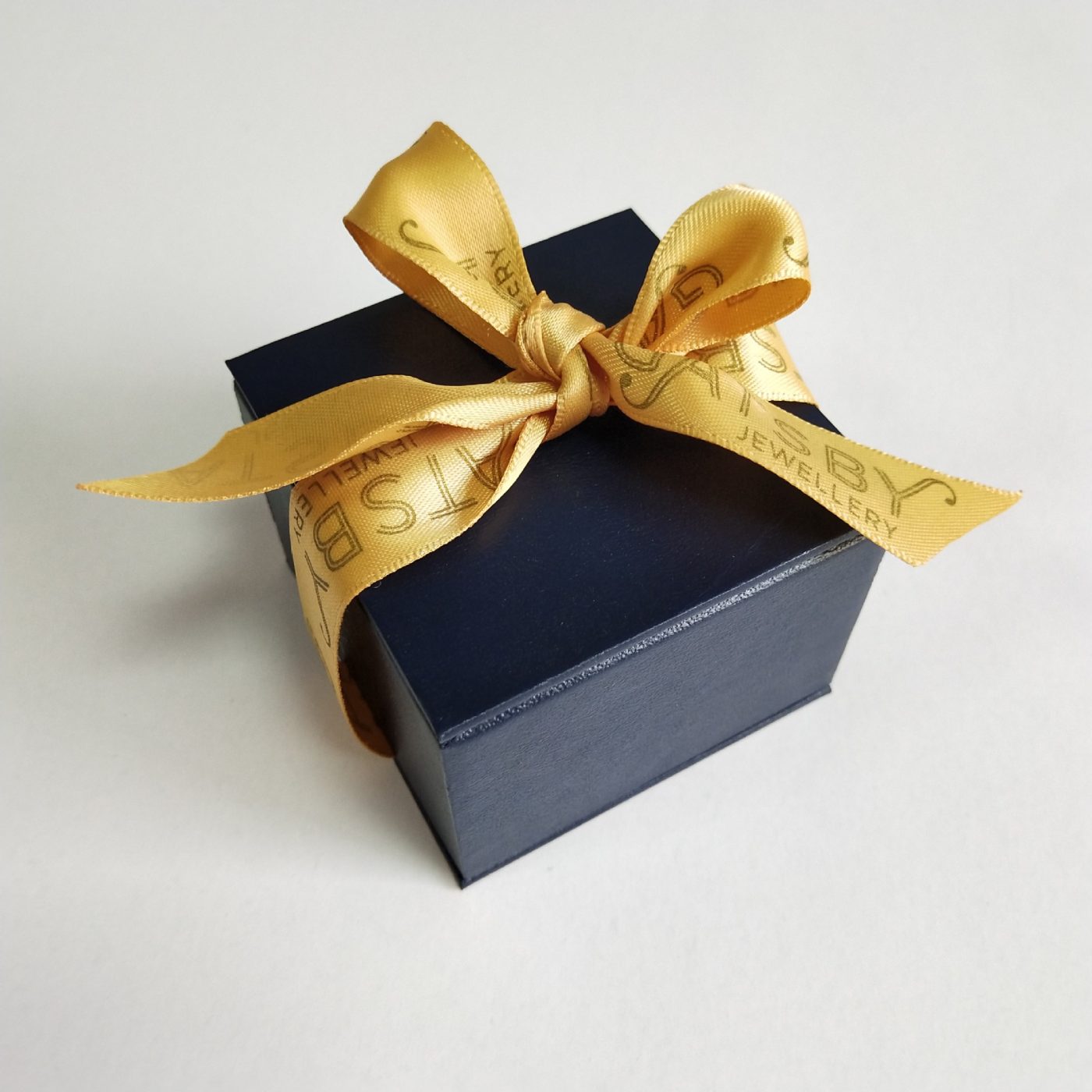 Sustainable Jewelry Gift Box – Eco-friendly Paper Lid-off Luxury Packaging View 1