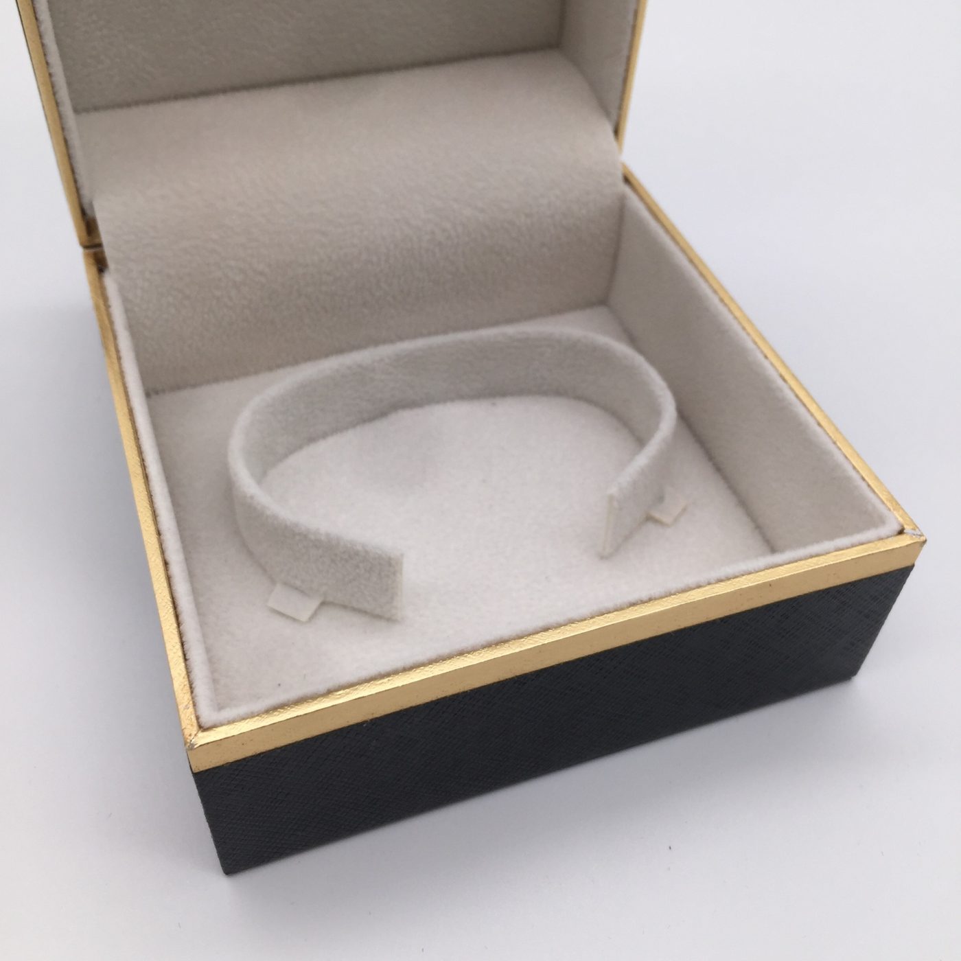 Luxury Bracelet Gift Box – Rigid Flip-top Custom Packaging View 3