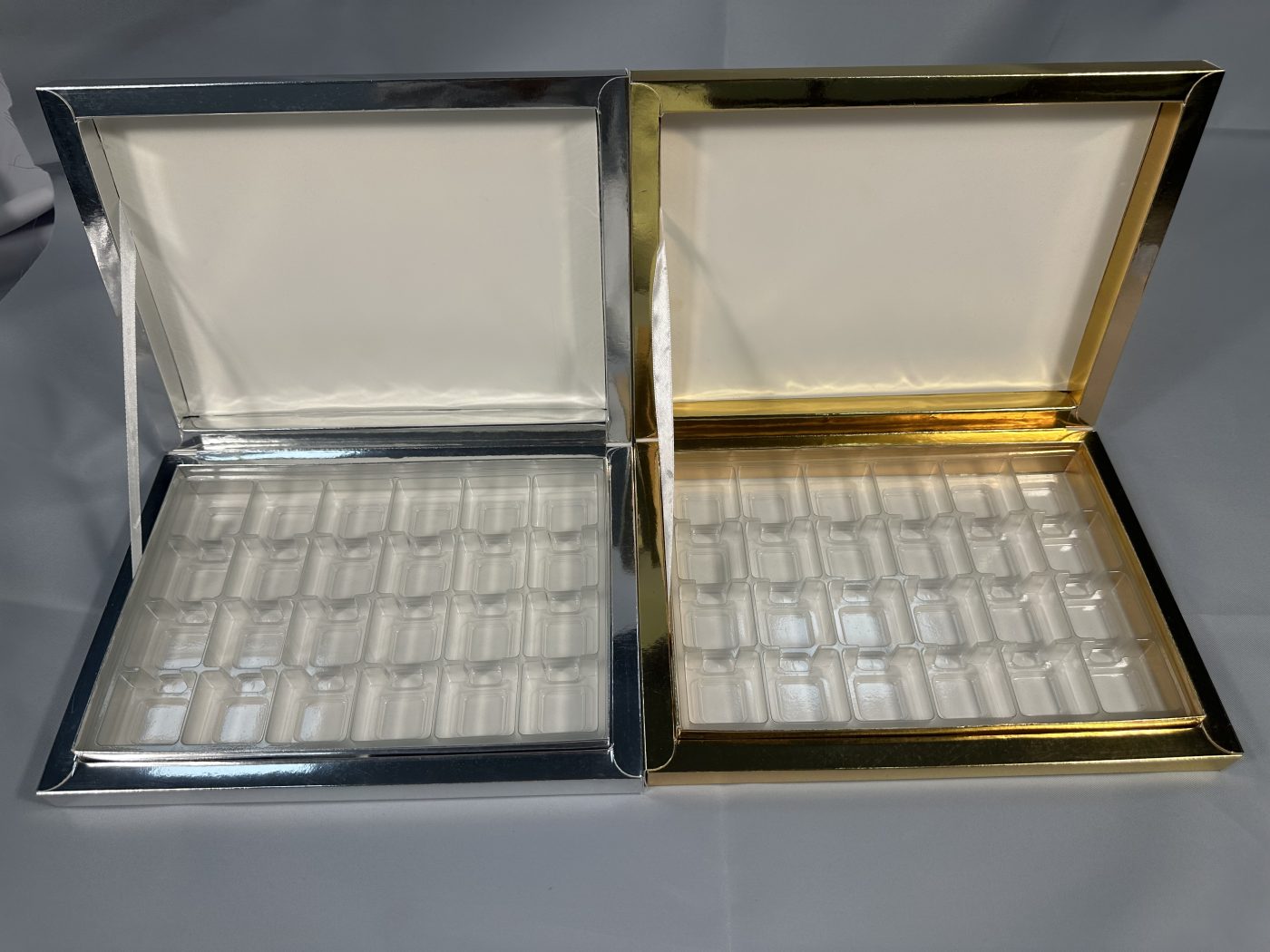 Gold/Silver Cardboard Chocolate Box with PET Plastic Tray Lamination Available View 1