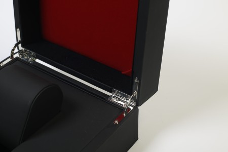 Premium custom packaging: pouches, perfume boxes, watch boxes, and jewelry Premium custom packaging: pouches, perfume boxes, watch boxes, and jewelry