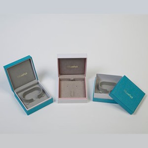 jewelry box with logo